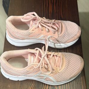 ASICS Kids Peach pink and White Sneakers.  Size US 4